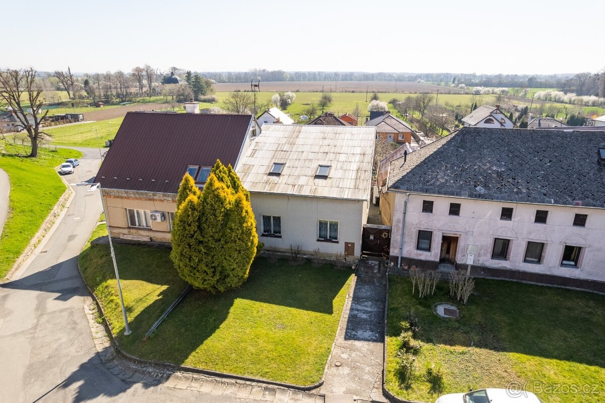 Rodinný dům 6+1 s garáží a zahradou, Věrovany, okr. Olomouc