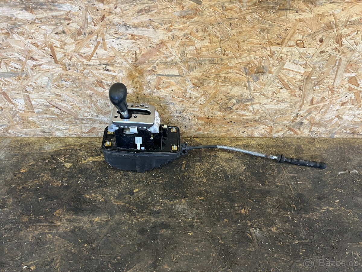ŘADICÍ SEGMENT AUDI A4 B7 8E1713111R