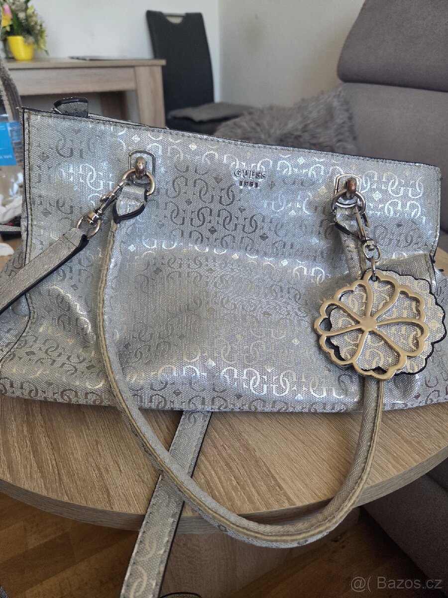 Kabelka Guess