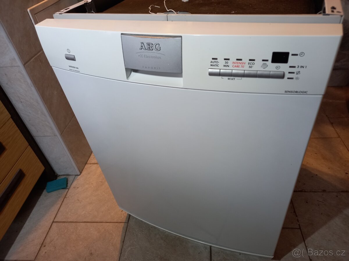 Myčka AEG , šíře 60cm,12sad , po Servisu