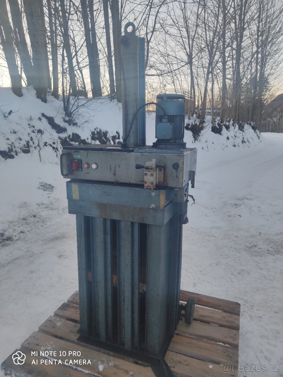 Paketovací lis