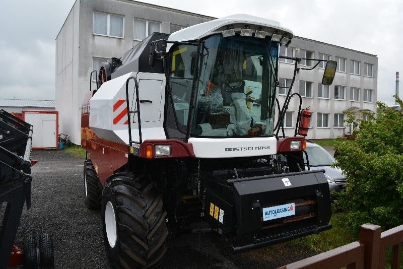 Kombajn - Rostselmash Vector 425