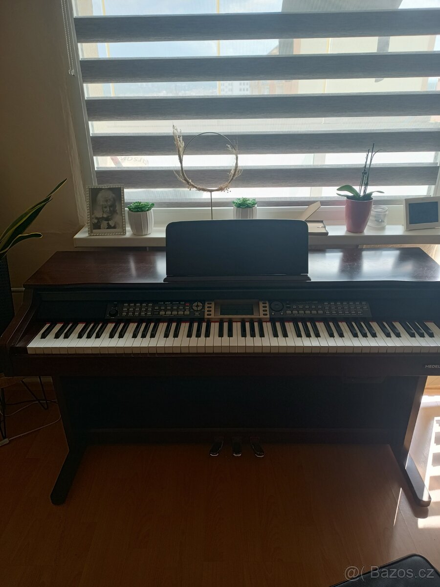 Digitální piano Medeli
