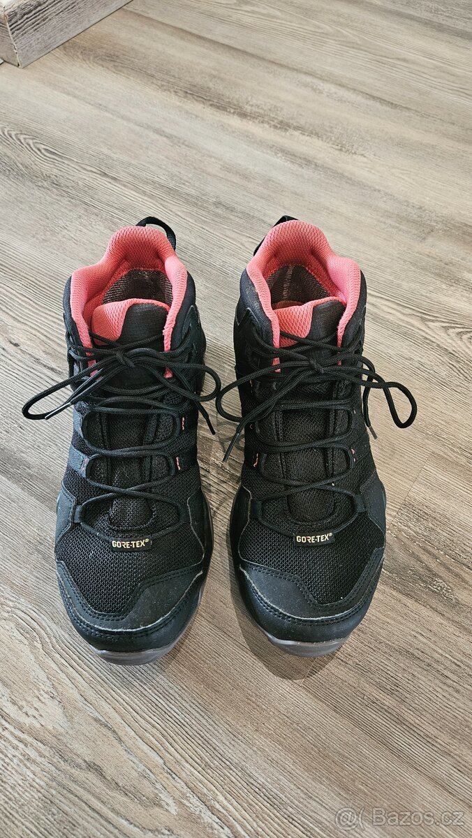 Adidas Terrex s technologií GORE-TEX, vel. 38 ⅔ (US 7)