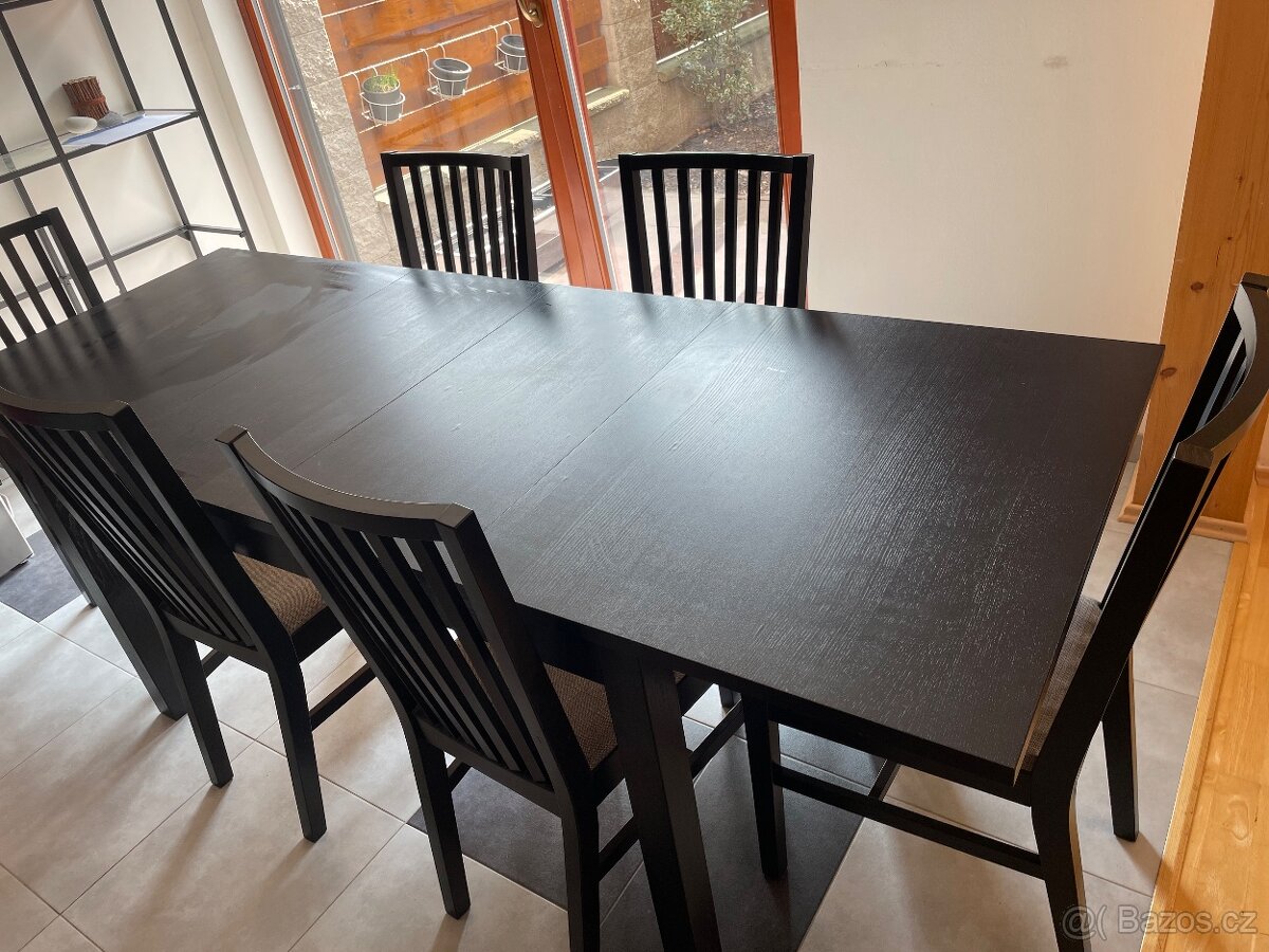 Jídelní rozkládací stůl IKEA + 6 židlí