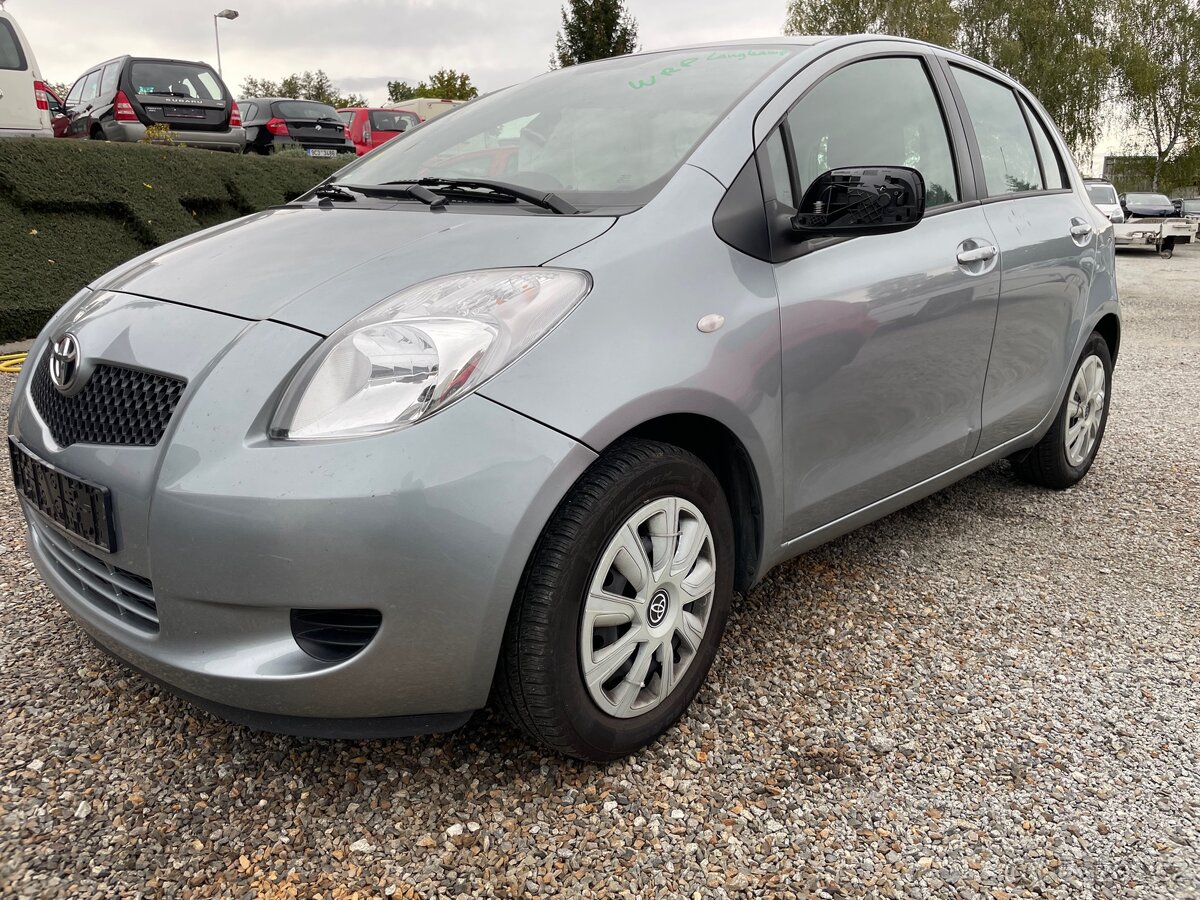 2007 TOYOTA YARIS 1.0 VVT-i - po nehodě, pojízdná