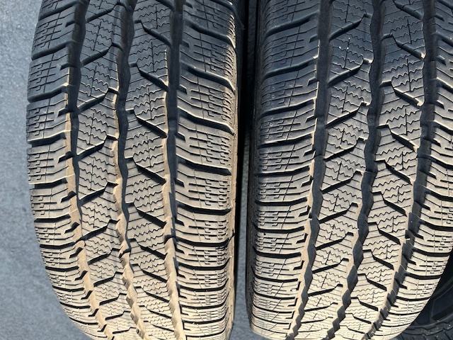 225/75 R16 C Continental Van Contact Winter