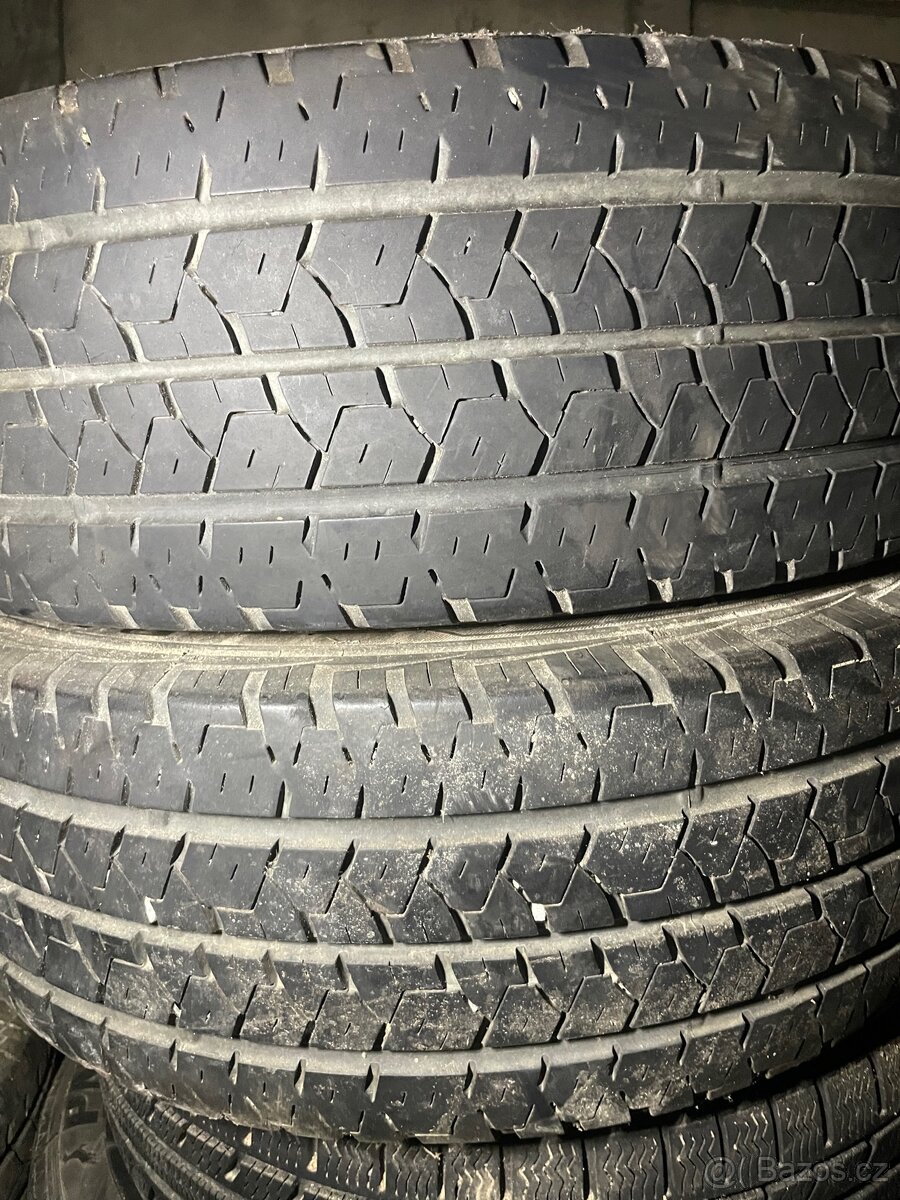 Letni pneu 215/65 r16c