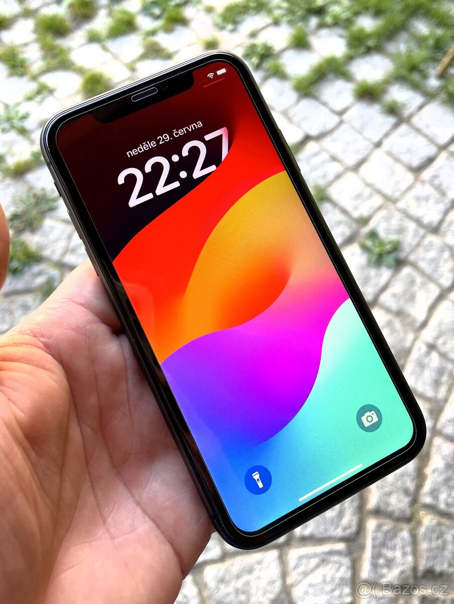 📱 iPhone 11 Black 64GB – top stav, nová baterie 🖤