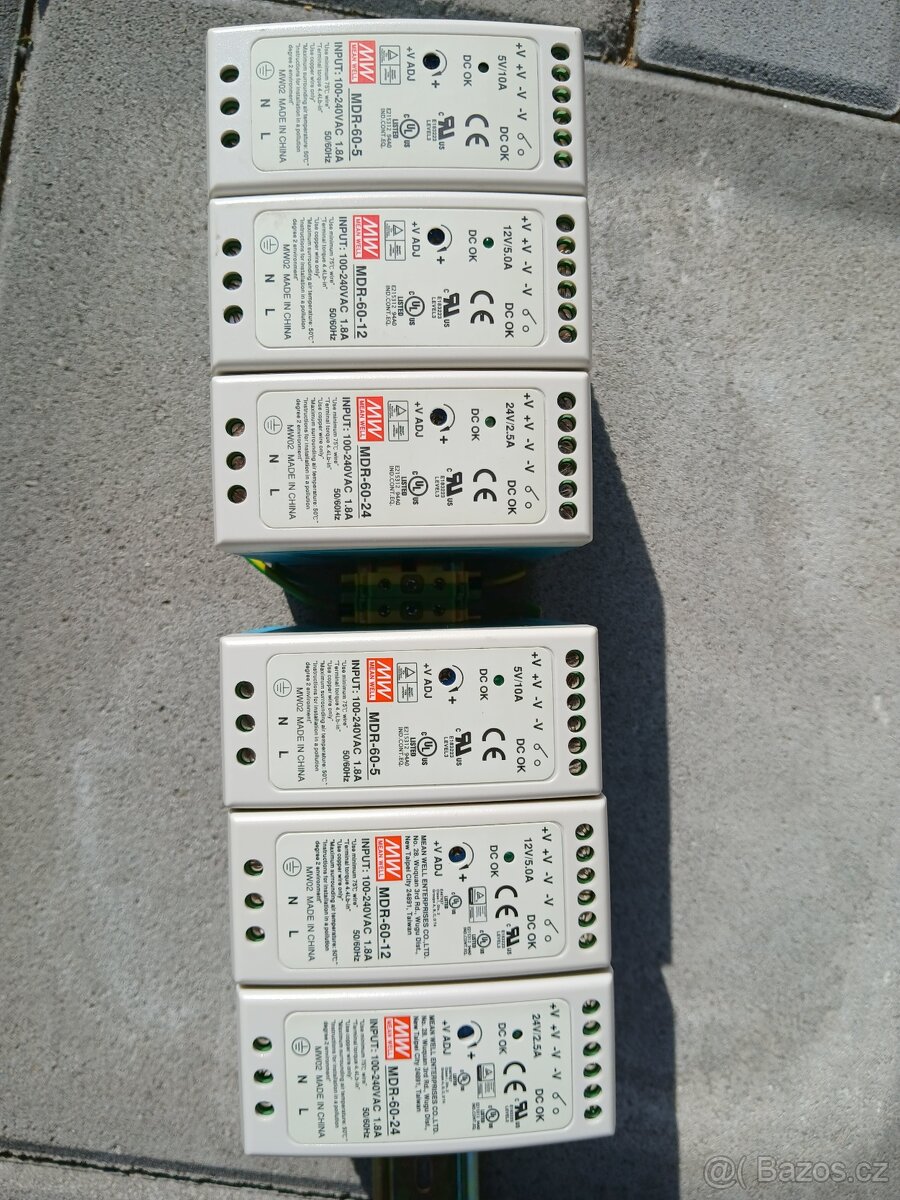 Lišta se 6× zdroji Mean Well MDR-60 – 5V / 12V / 24V, DIN, T