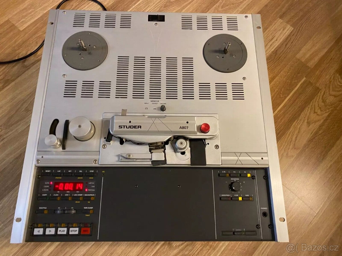 Kazetový magnetofon STUDER A807