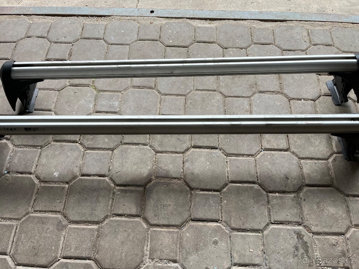 Střešní nosič na Audi A3 - příčníky