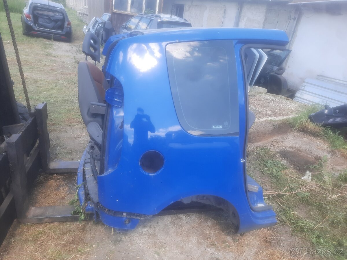 škoda romster - zadni čast karoserie