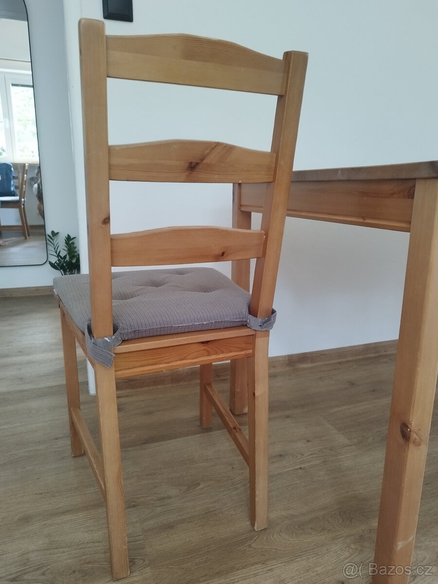 Stůl+ 4x židle