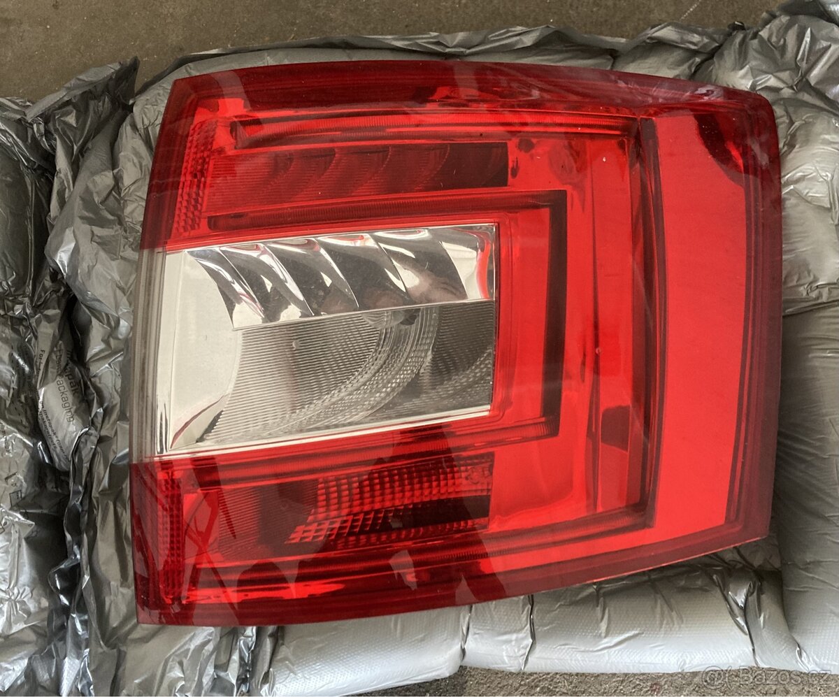 Pravé zadní světlo Škoda Octavia III combi