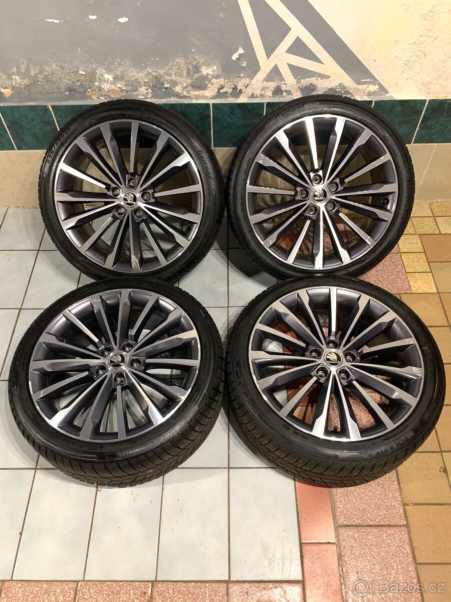 Alu kola Škoda R19 5X112 ZÁNOVNÍ ZIMNÍ PNEU 235/40 R19