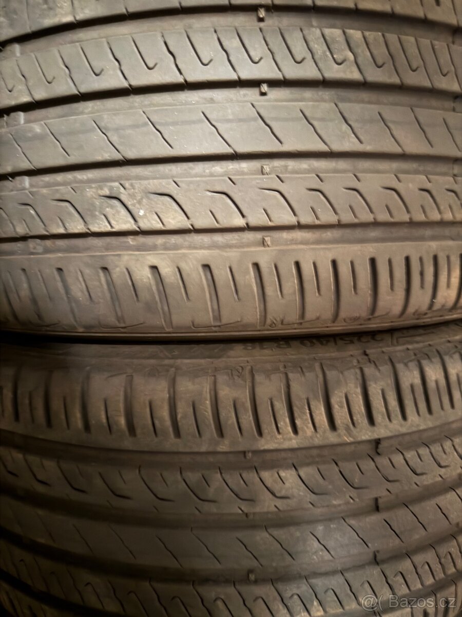 225/40 R18 92Y XL Barum Bravuris 5