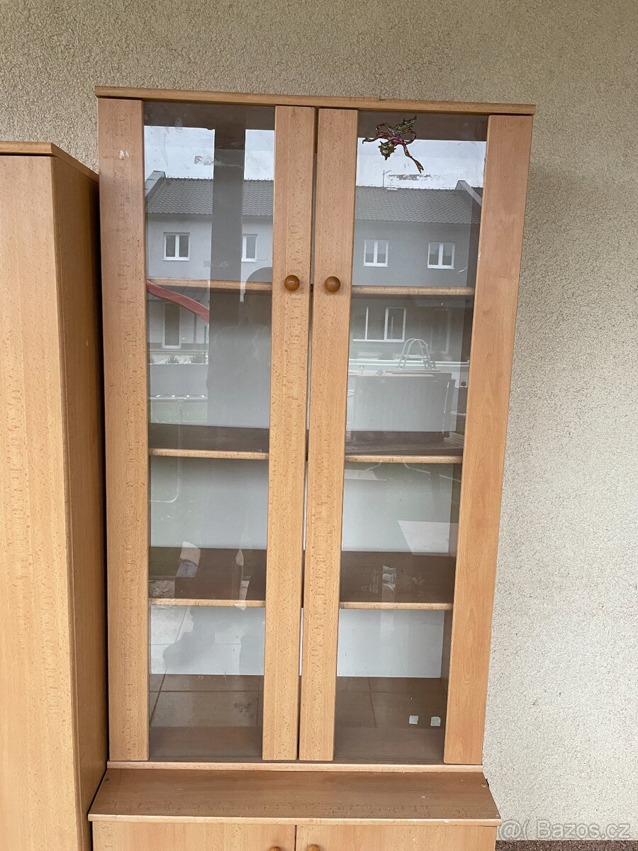 Prosklená skříňka