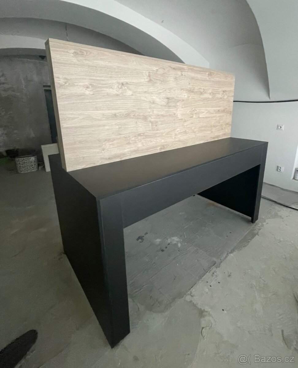 Kadeřnický profi stůl Nový