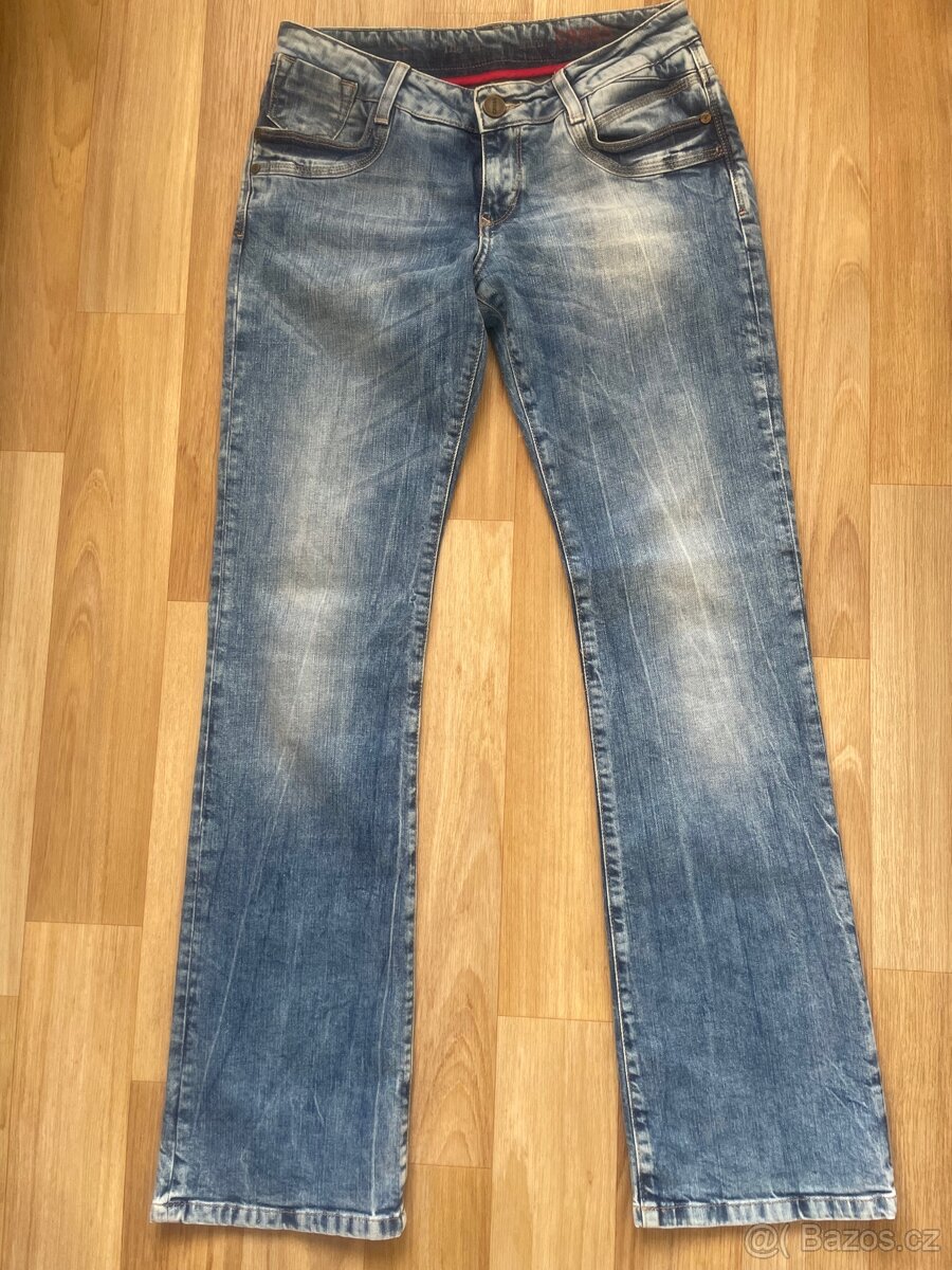 Dámské jeans CROSS vel. 28