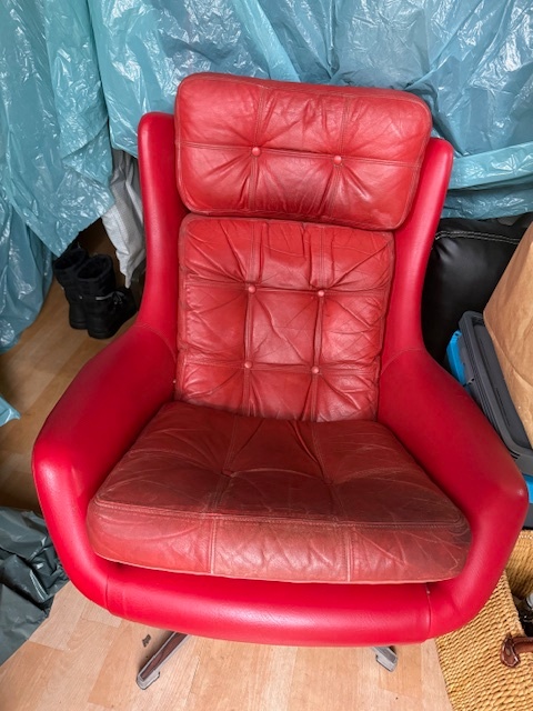 retro finské kožené křeslo PeeM ze 70. let