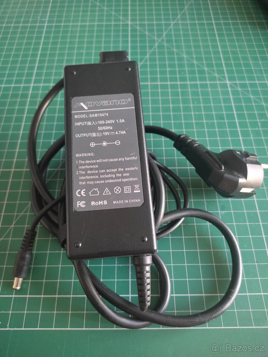 Napájecí zdroj 19V
