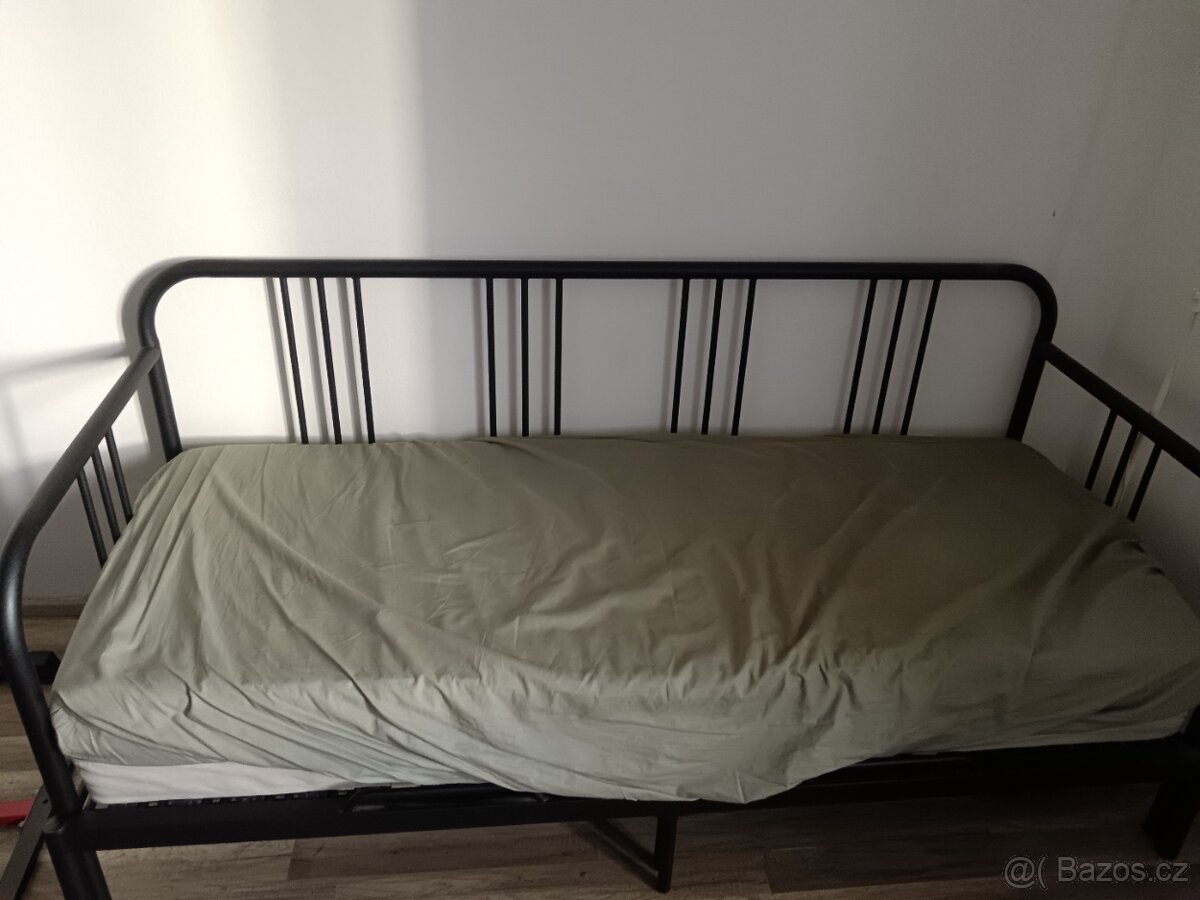 Rozkládací postel/gauč