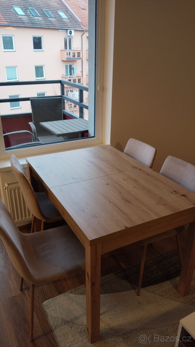 Stůl a 4 židle