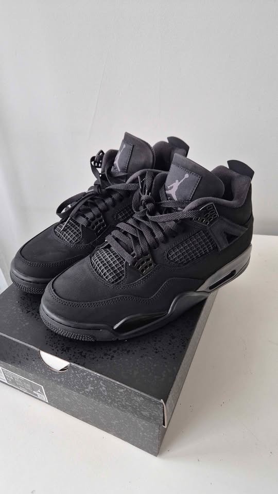 Air Jordan 4 Retro "Black Cat" 44.5