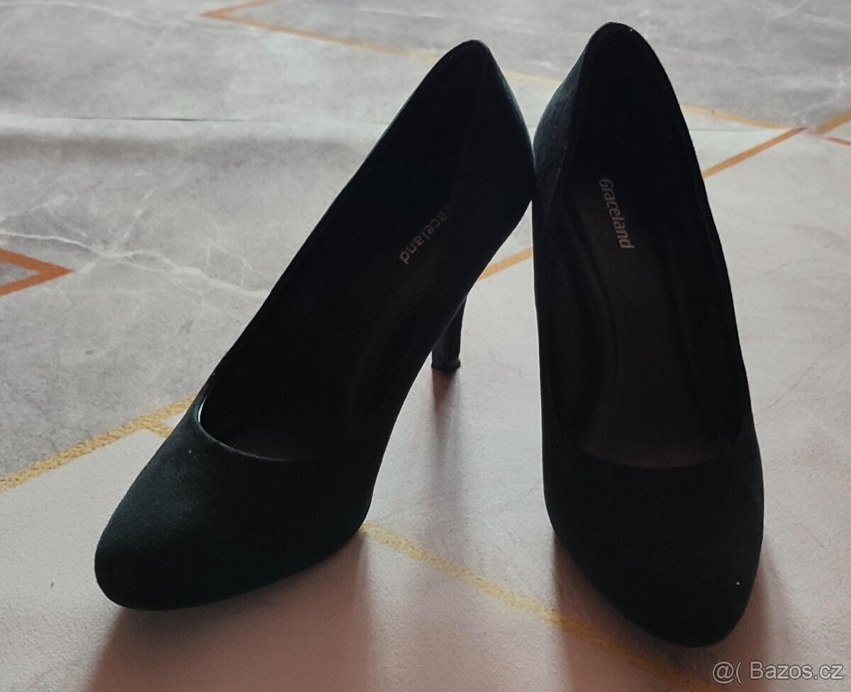NOVÉ elegantní černé lodičky, semišové, vel. 36