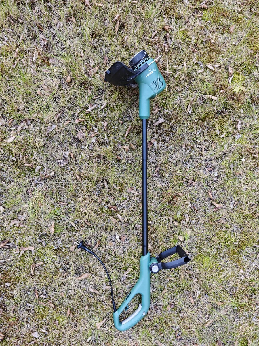 Elektrický vyžínač Bosch EasyGrassCut 23 (280 W, 23 cm)