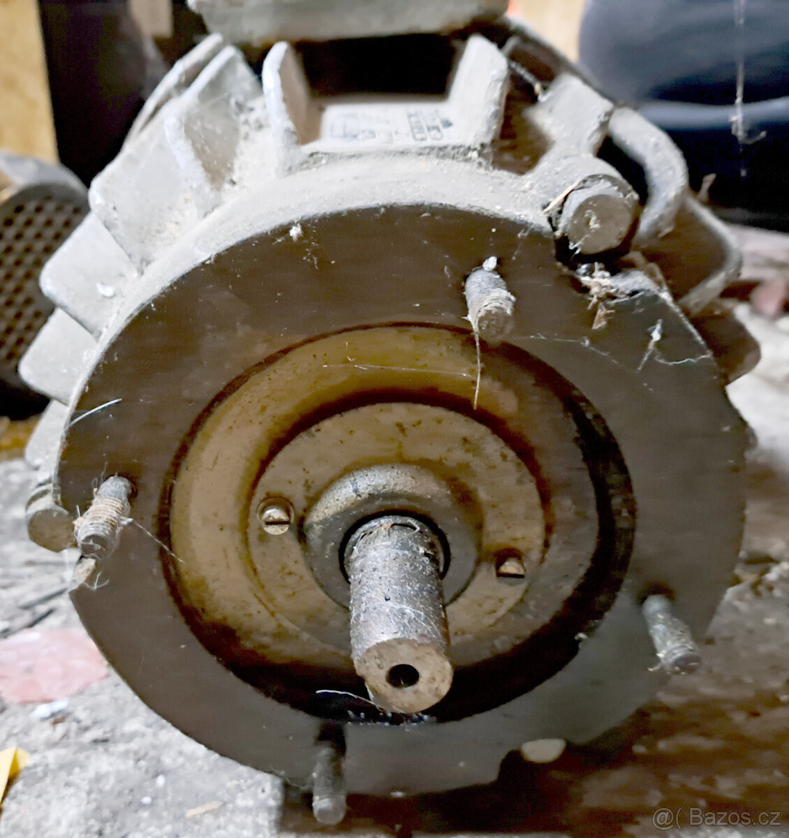 Třífázový 3F motor z míchačky