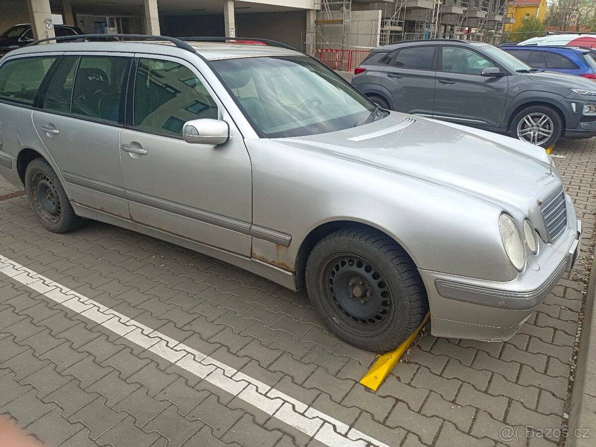 Mercedes Benz 270 cdi