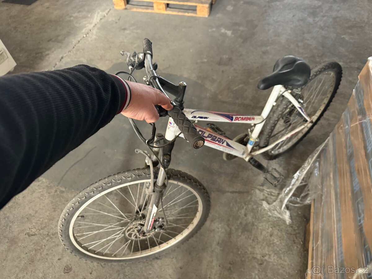 Bicykl kolo olpran bomber