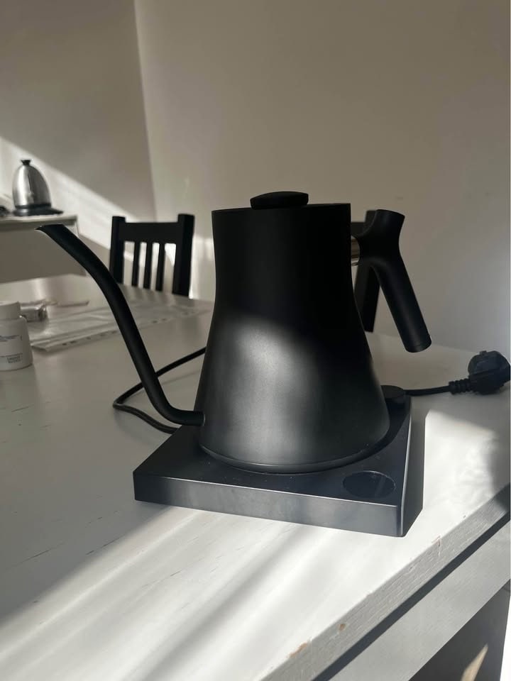 Konvice Fellow Stagg EKG 0,9L elektrická černá