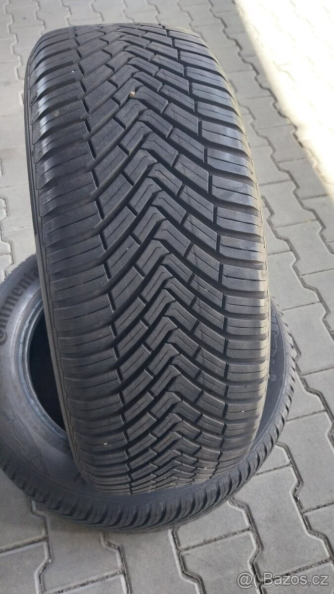 Prodám 2 x celoroční pneu Continental 235/55/18