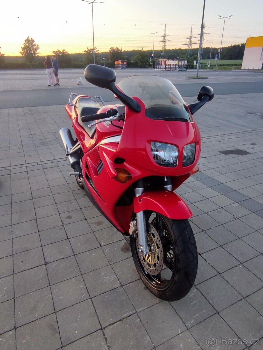 Honda VFR 750 72Kw A2