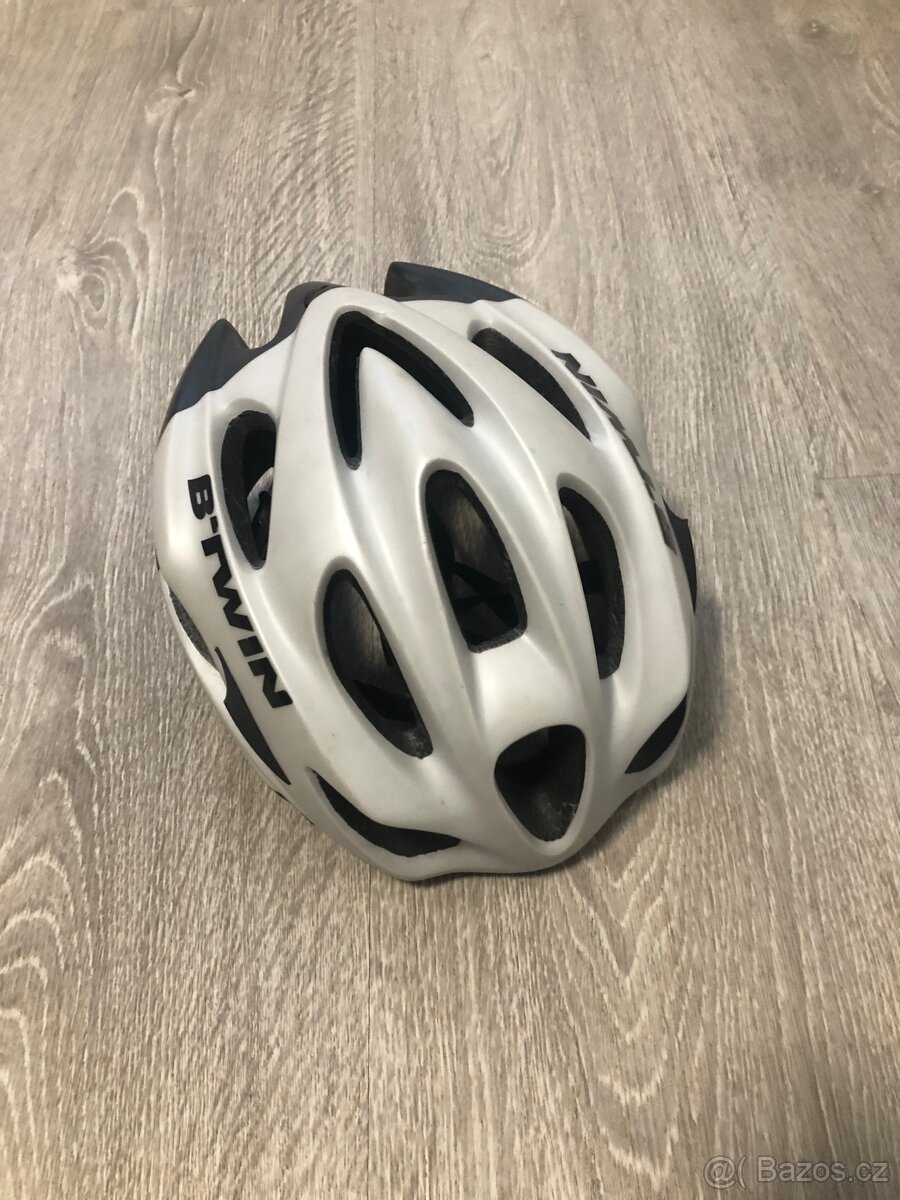 Cyklistická helma Btwin