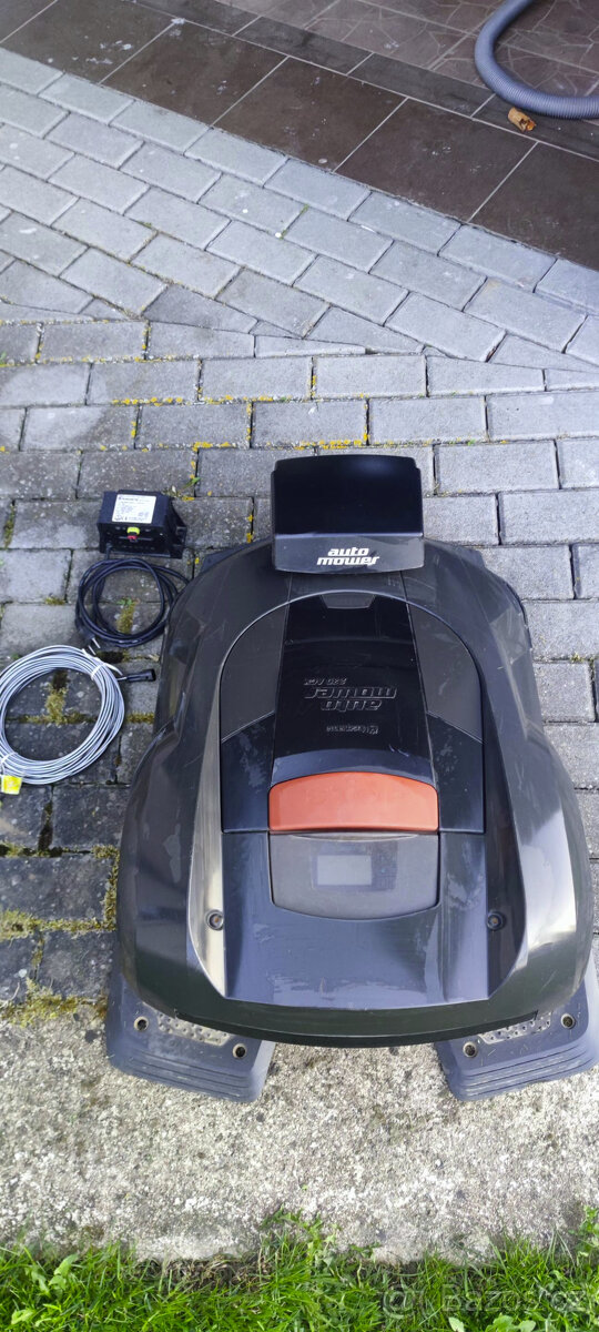 robotická sekačka Husquarna ACX230