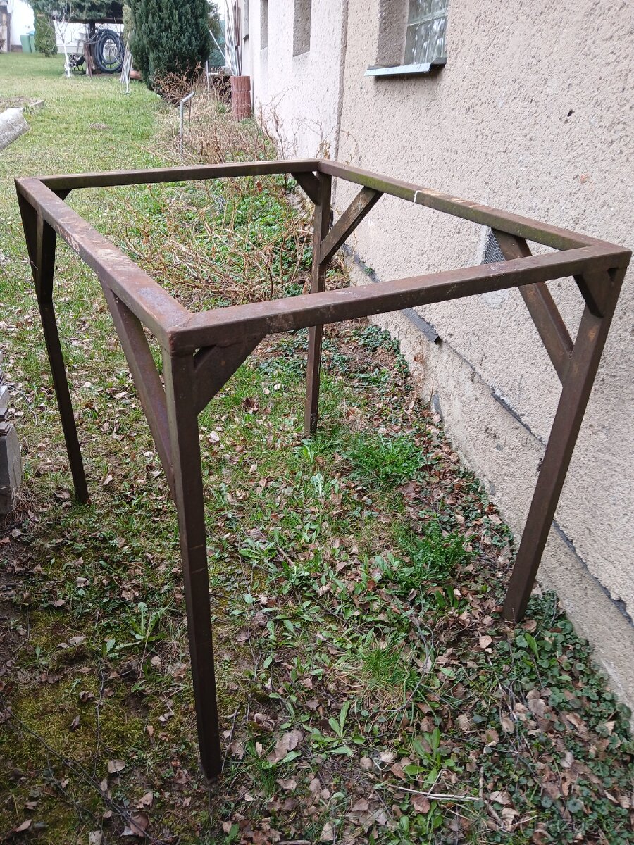 Ocelové pracovní stoly z jeklu 2ks