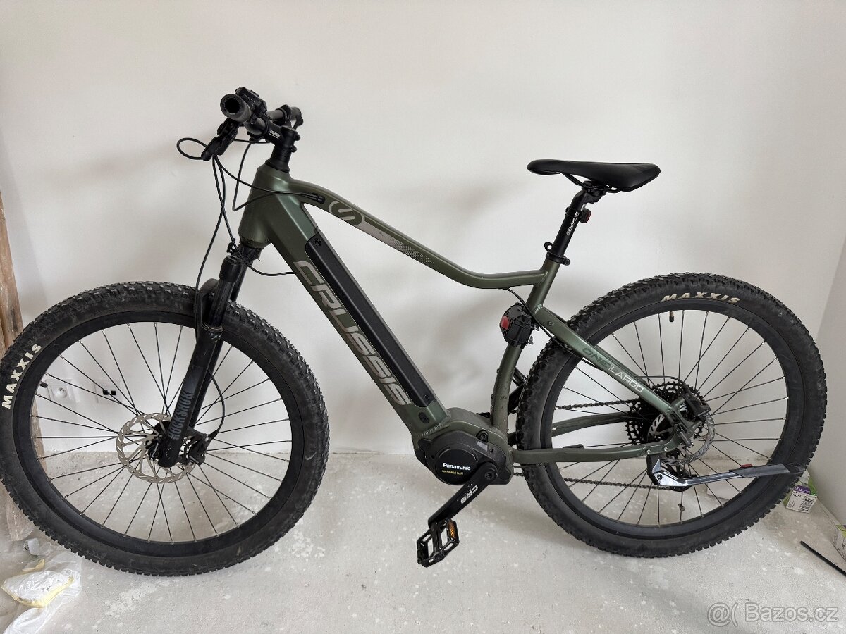 Crussis PAN-Largo 8.8-M, kola 29", velikost rámu 20"(L)