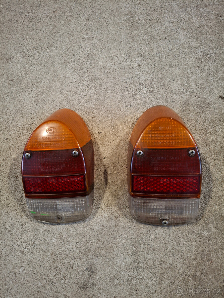 Zadní světla VW Beetle nalezový stav.
