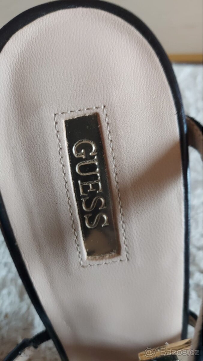 Prodám dámské sandály na podpatku Guess.