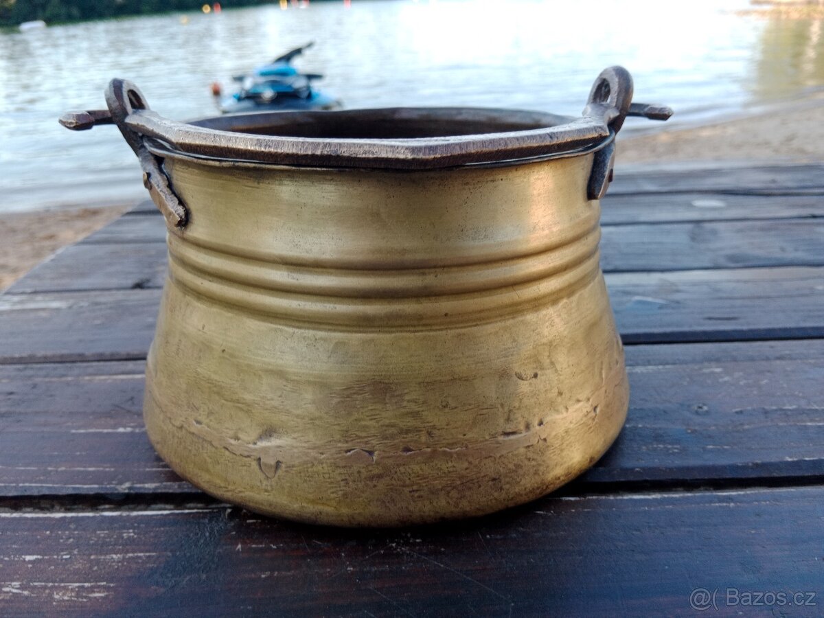 Měděná menší žardiniéra