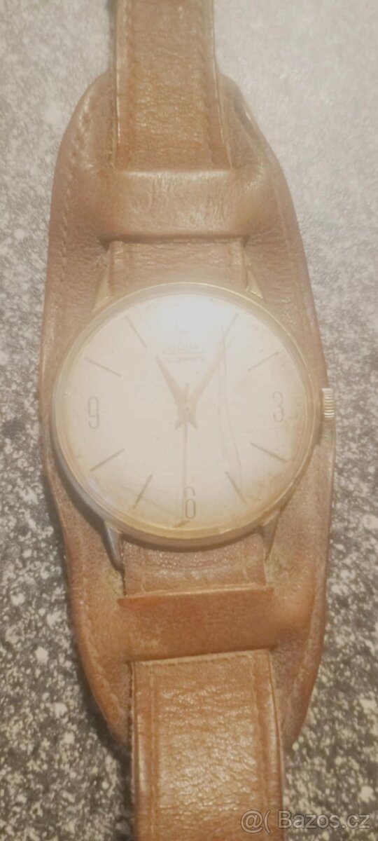 starožitné hodinky