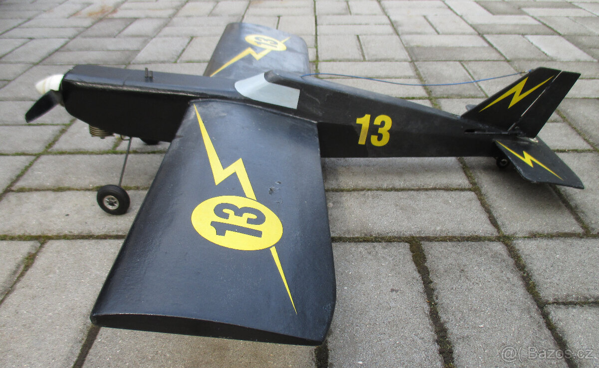 Staré RC letadlo motor MK 12 model letadla s motorem