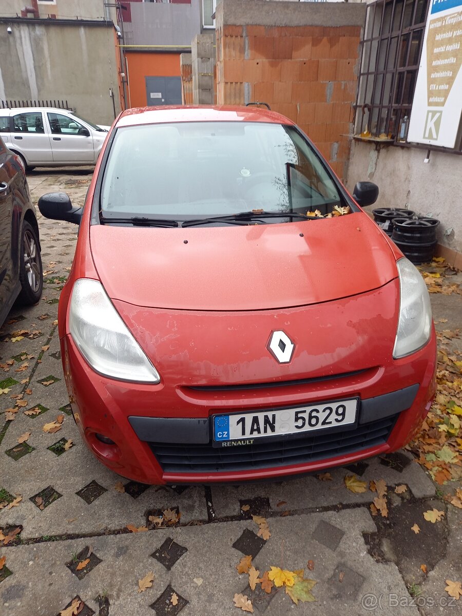Renault clio 1,2i 2010