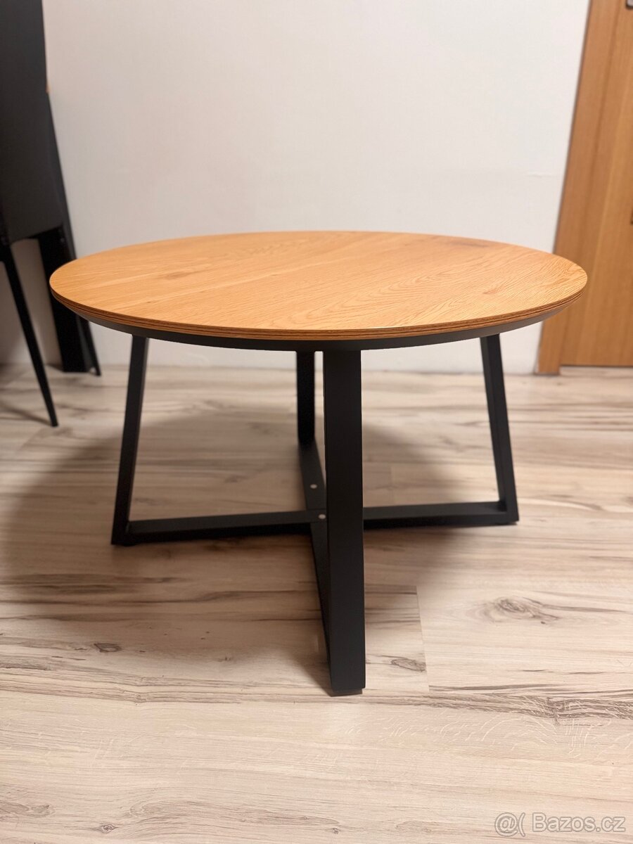 Konferenční stolek – nový, jen sestavený (Mobelix)