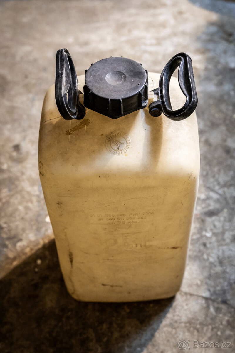 Prodám plastové nádoby 25L