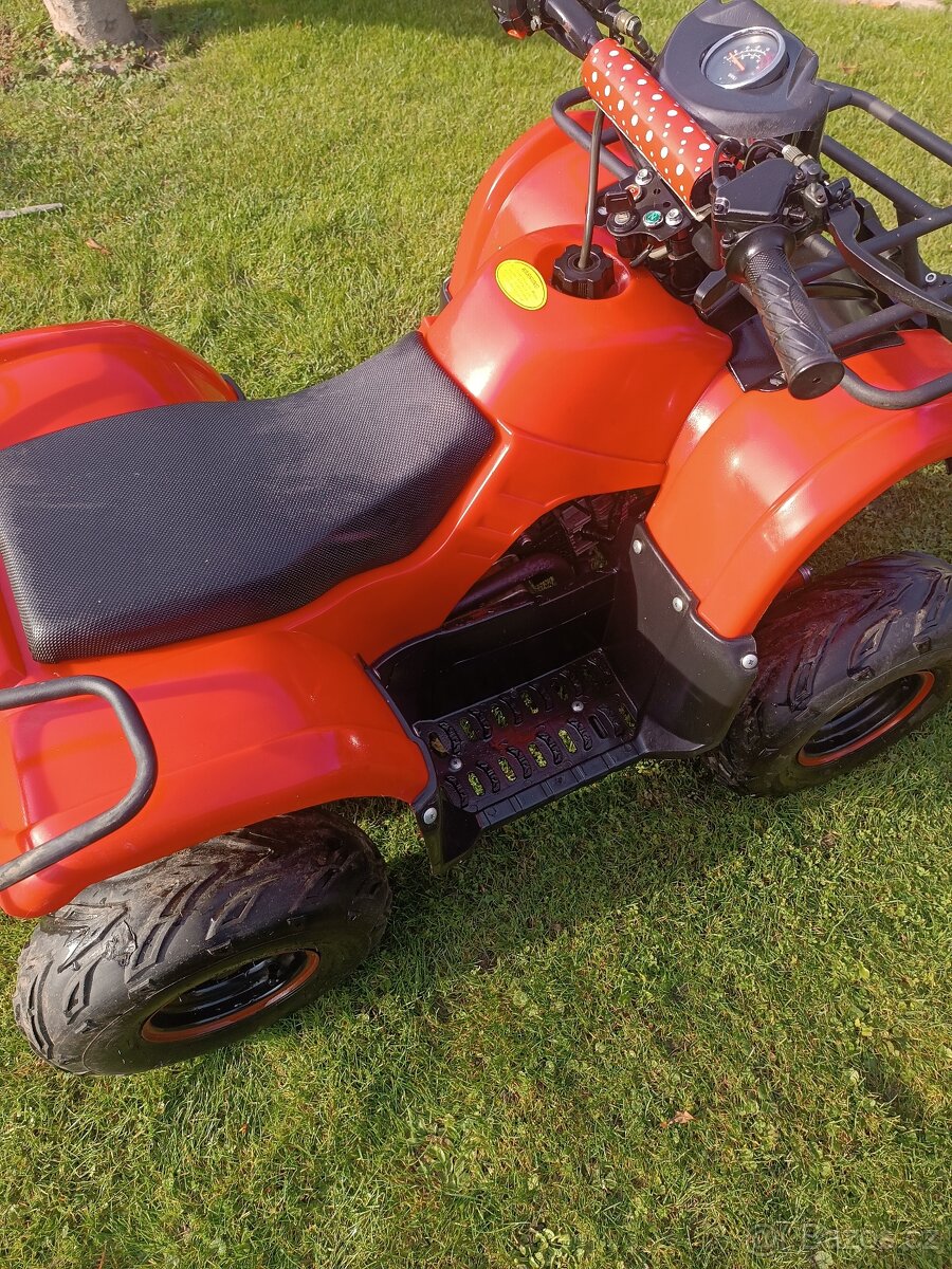 Dětská čtyřkolka 110